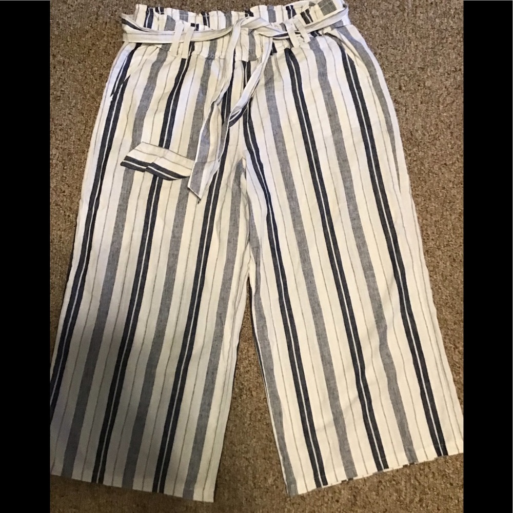 Women’sSize large cropped wide leg  pants